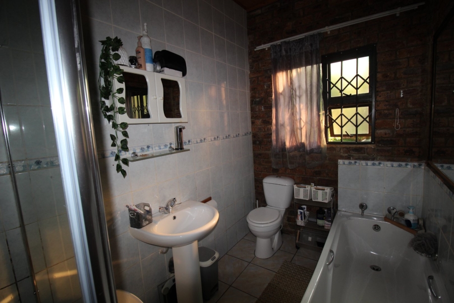 3 Bedroom Property for Sale in Deneysville Free State